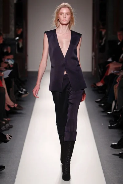 Look 11